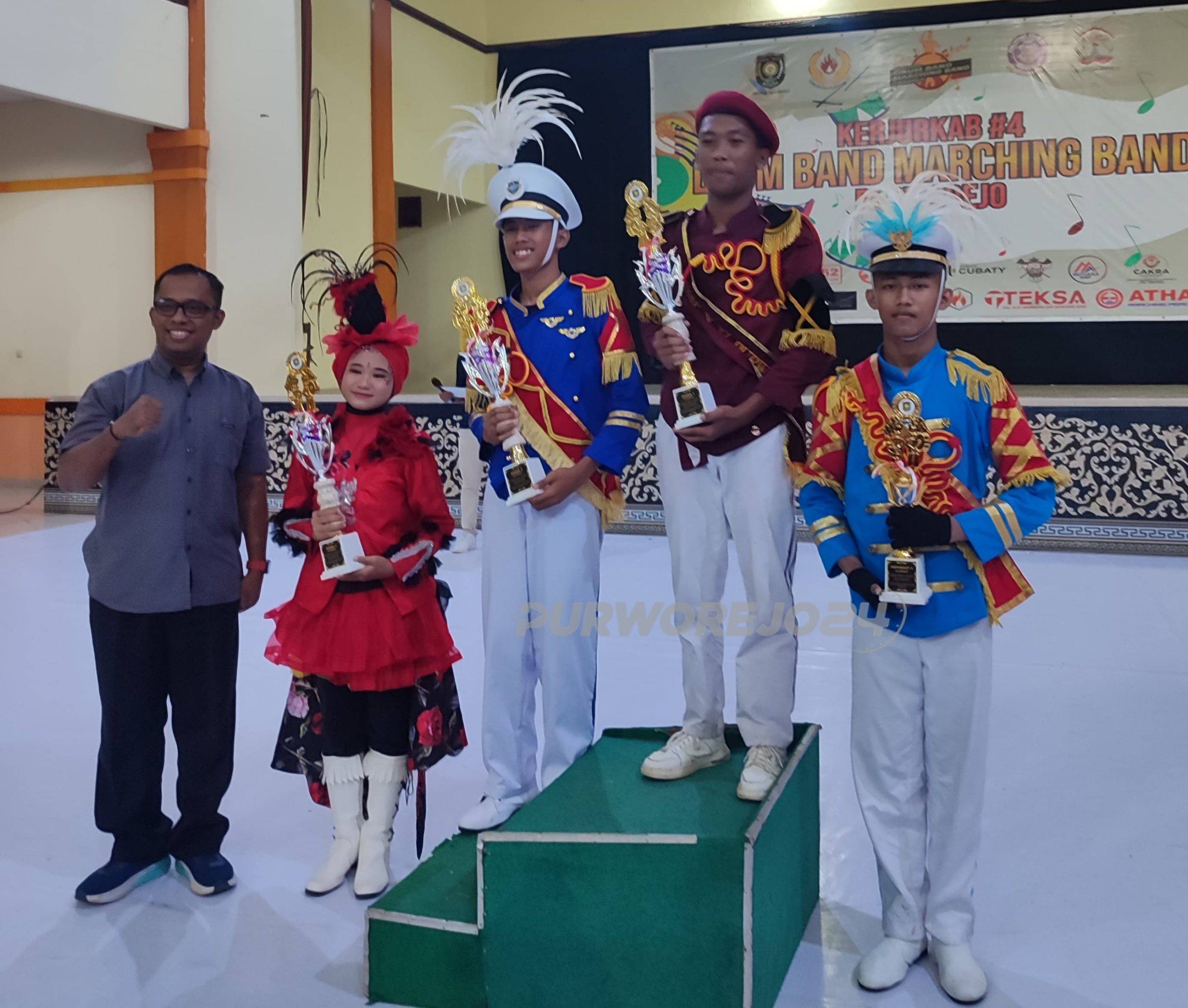 Saat menerima penghargaan