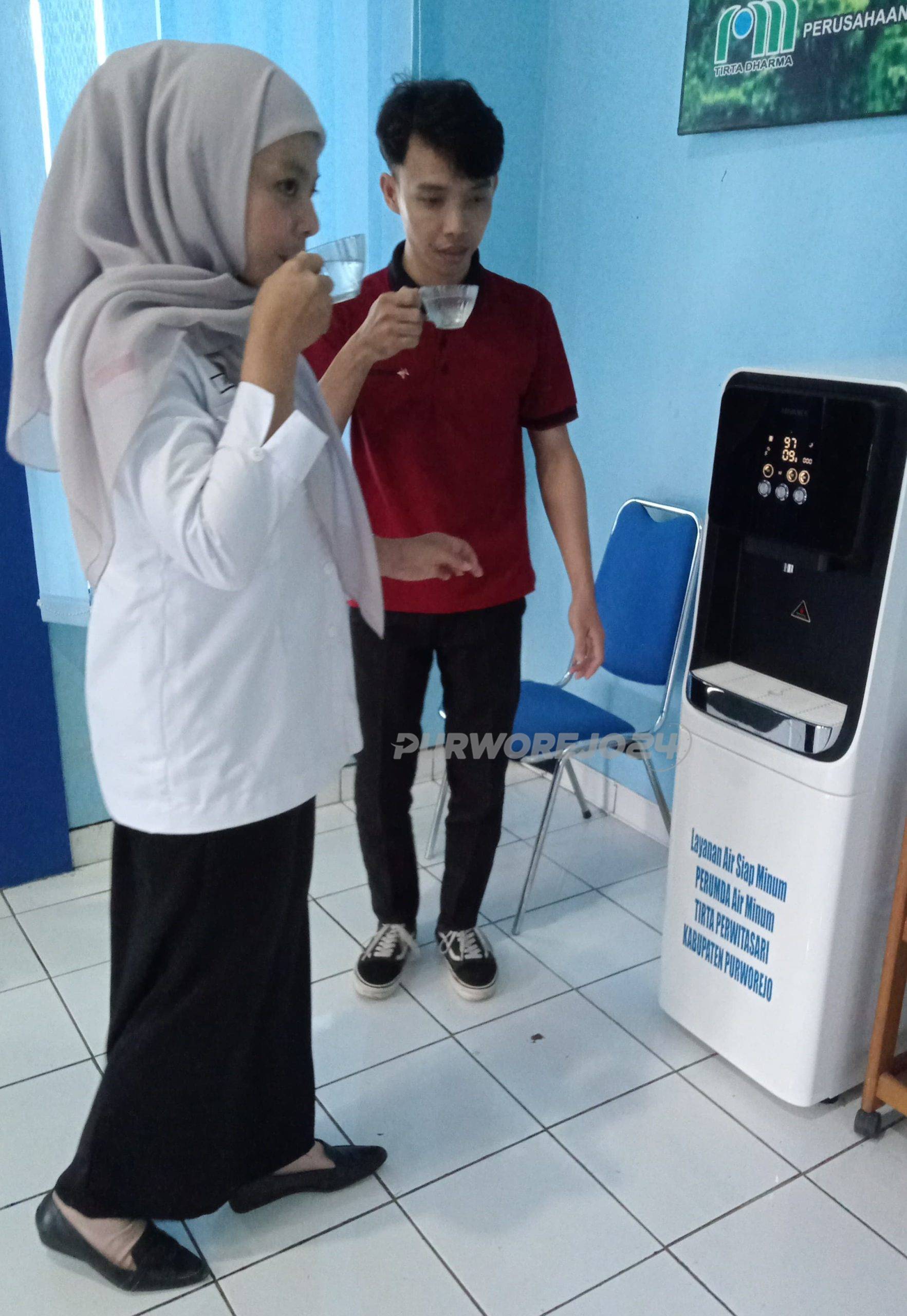 Penyediaan air minum dengan membran portable di kantor PDAM Tirta Perwitasari Purworejo