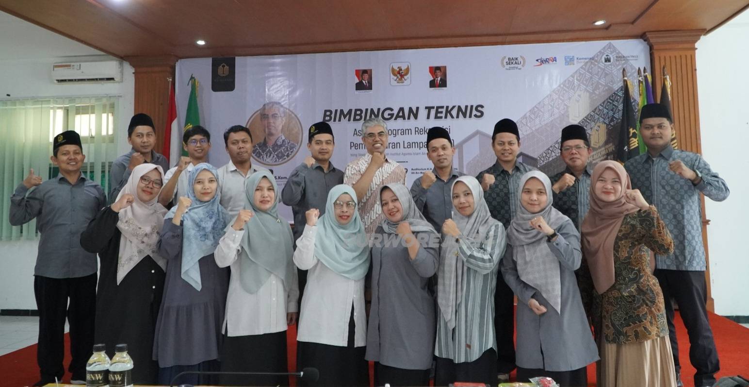 Foto bersama dalam kegiatan Bimbingan Teknis (Bimtek) Asesor Program Rekognisi Pembelajaran Lampau (RPL).