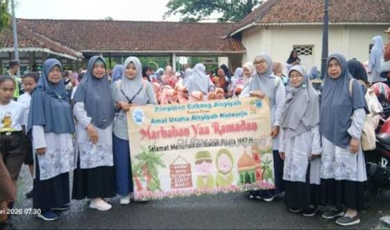 Peserta pawai taaruf