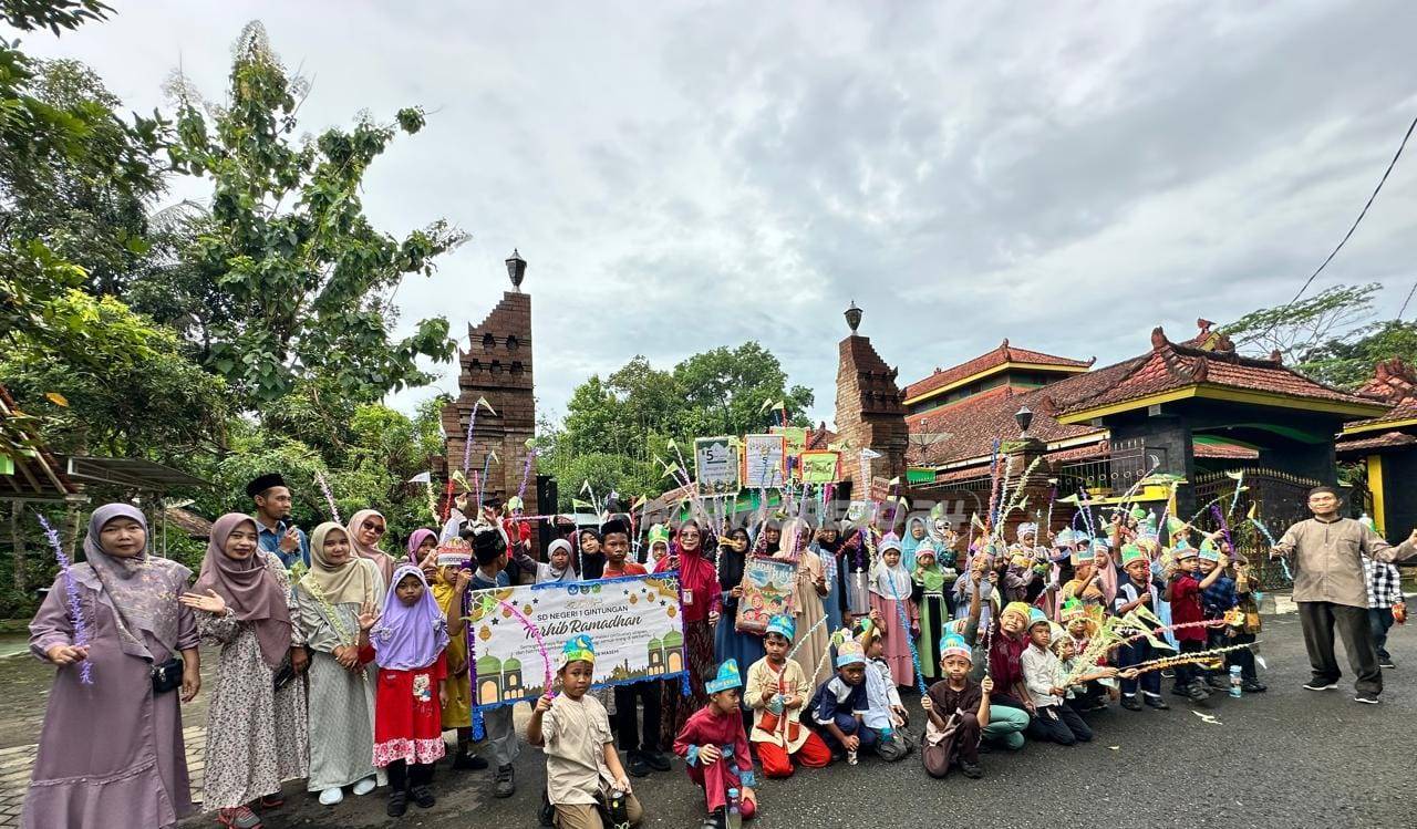 Foto bersama usai pawai