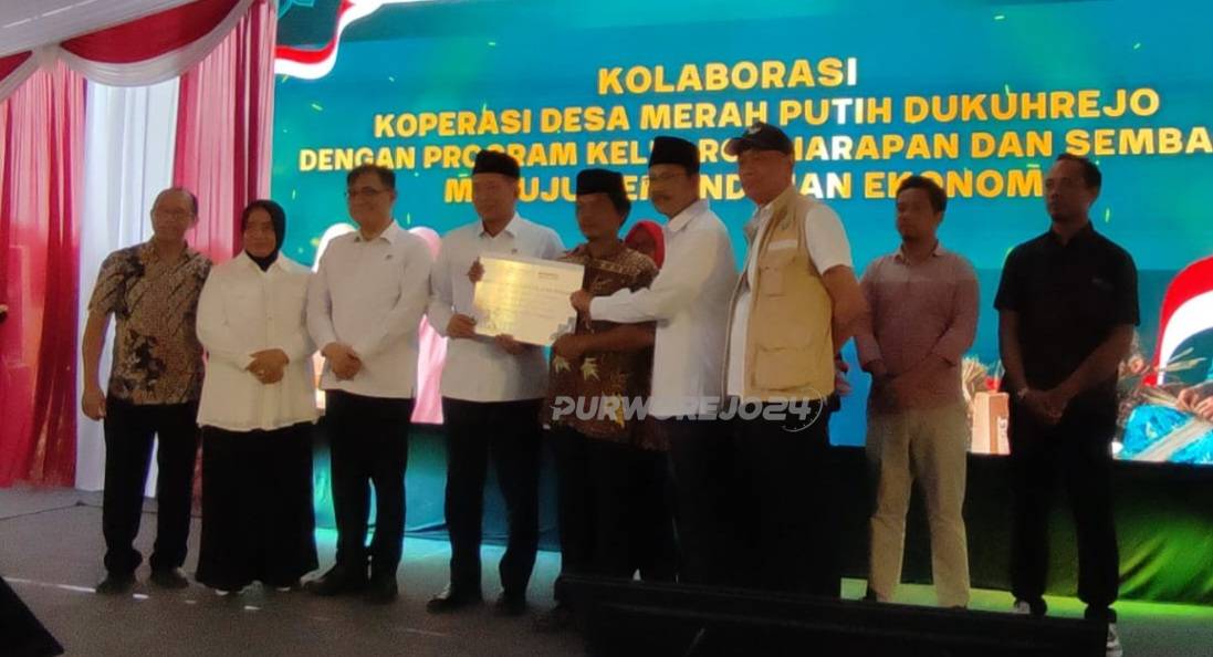 Simbolis penyerahan bantuan