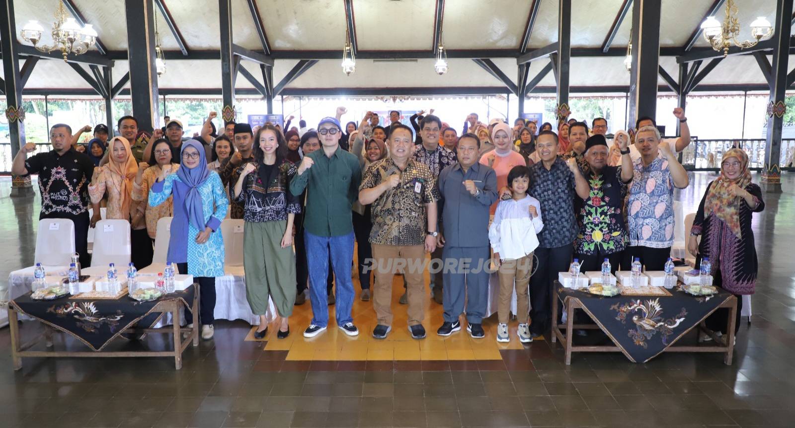 Foto bersama penutupan expo