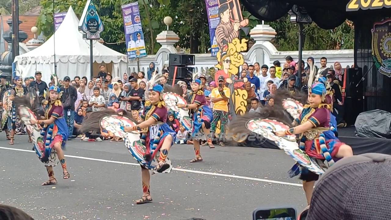 Penampilan seni dari Kecamatan Purwodadi dalam acara Grebeg Budaya Purworejo