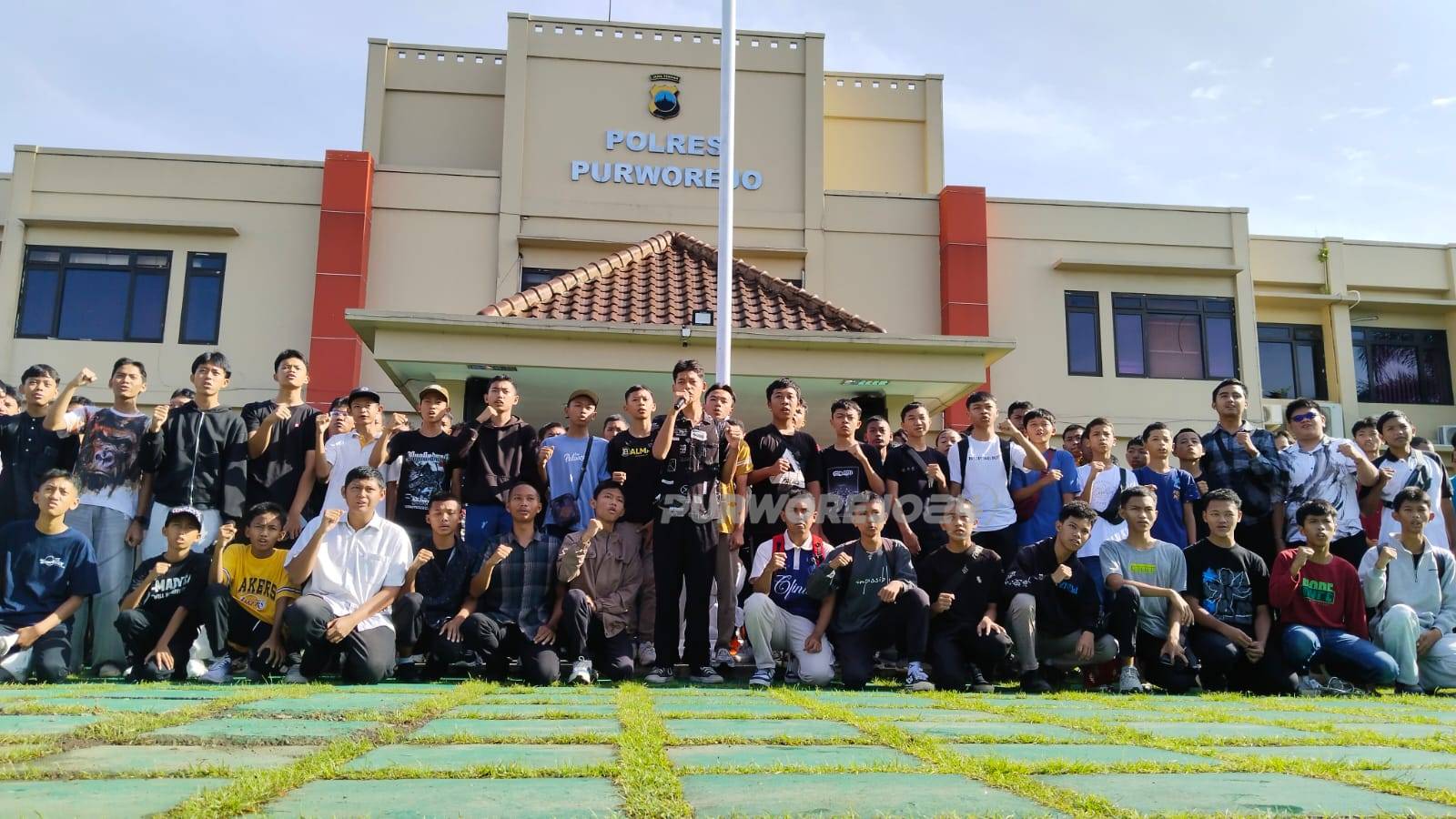 Peserta turnamen foto bersama usai deklarasi