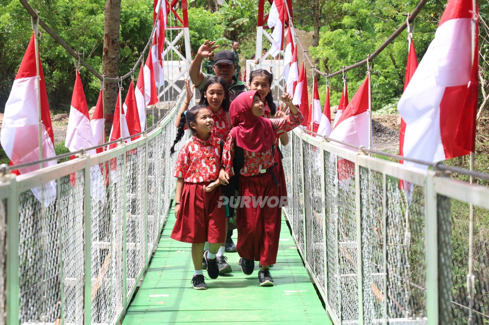 Jembatan Gantung Garuda