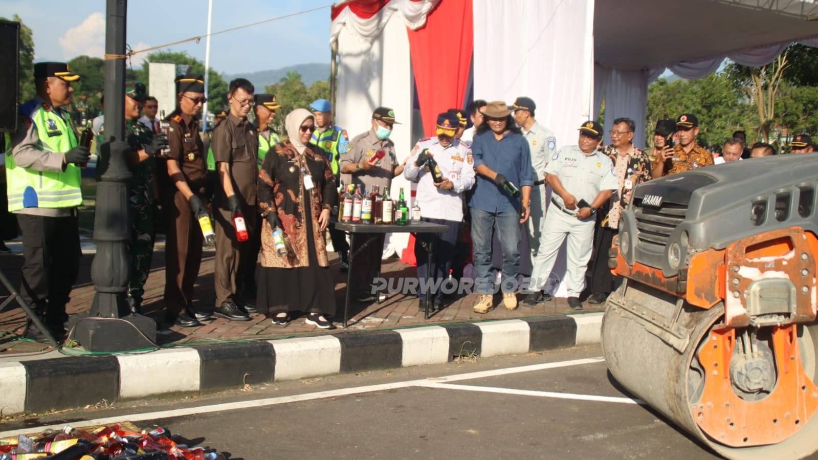 Prosesi pemusnahan miras
