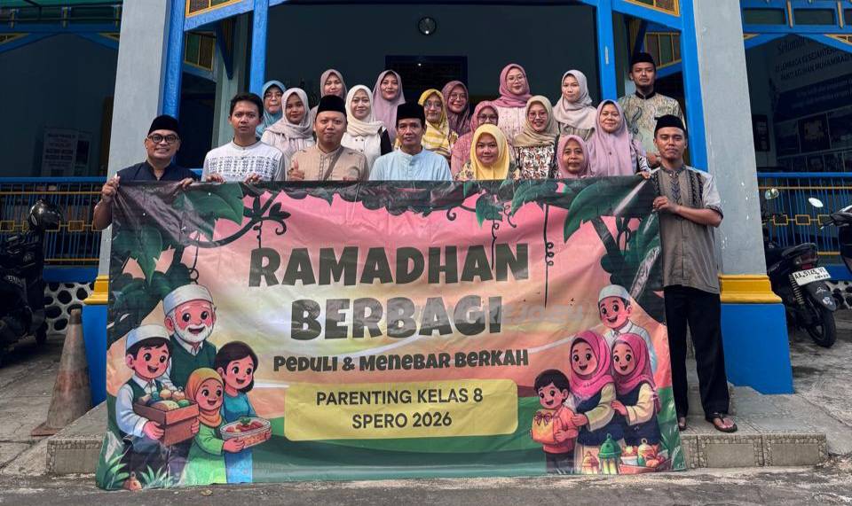 Foto bersama disela kegiatan