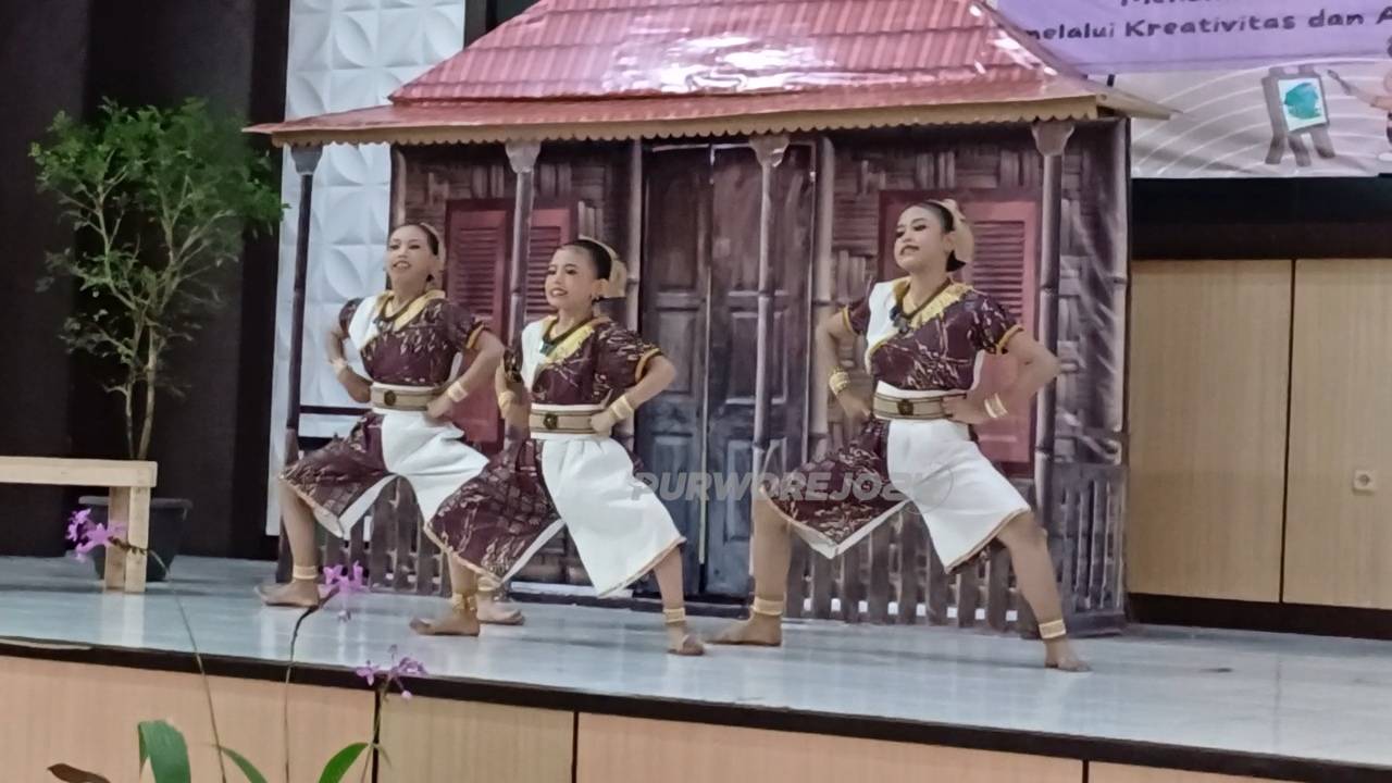 Penampilan siswi SD Negeri Jolodoro diajang FLS3N 2026 Purworejo