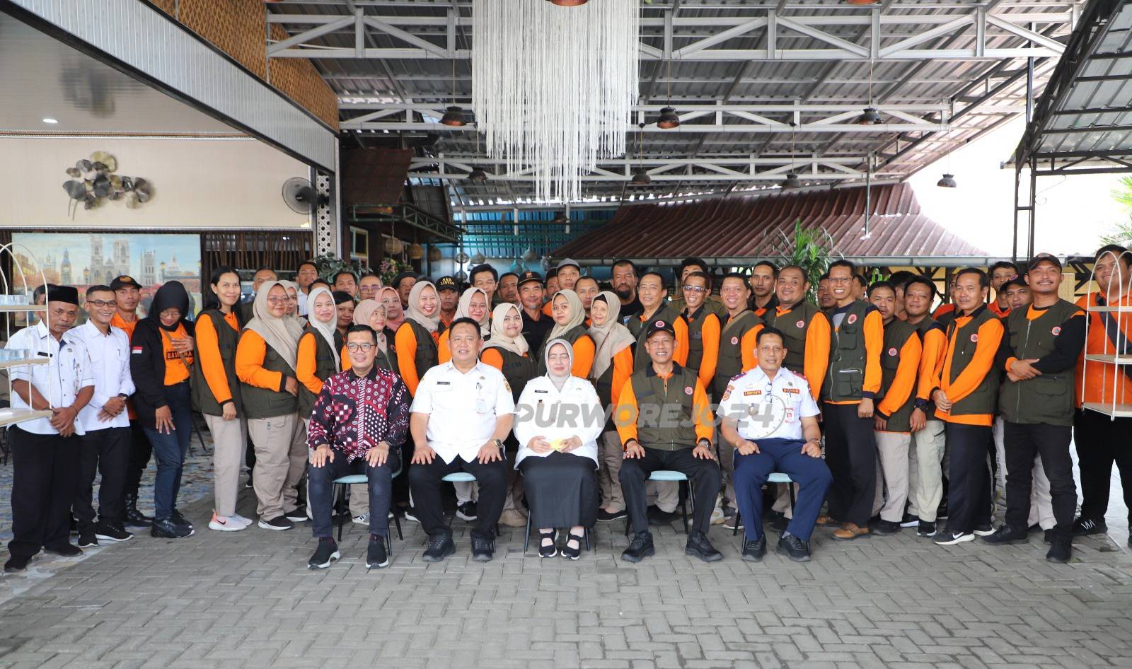 Foto bersama dalam acara temu relawan BPBD