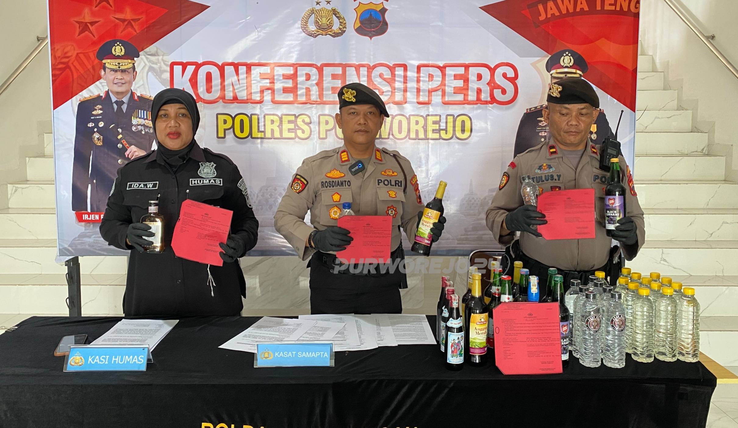 Saat konferensi pers