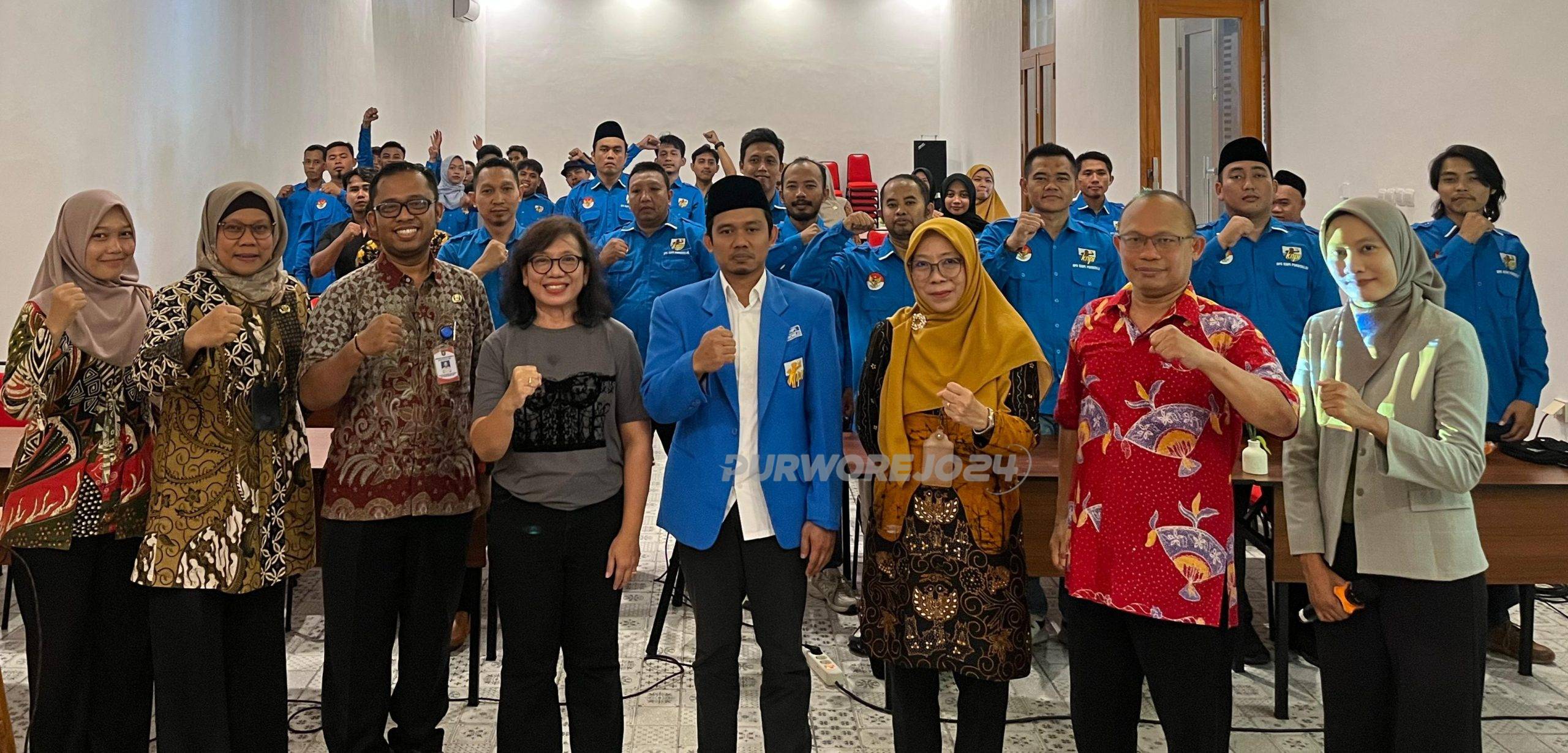 Foto bersama disela kegiatan