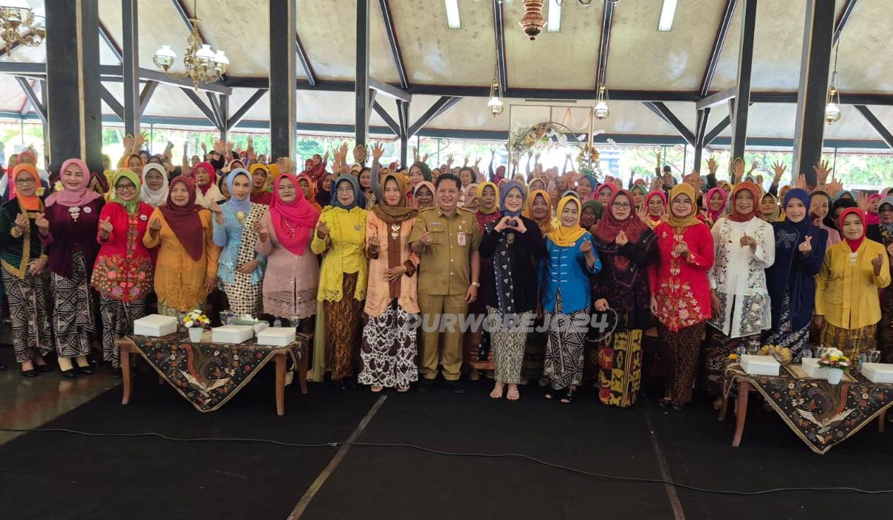 Foto bersama disela kegiatan Kartinian