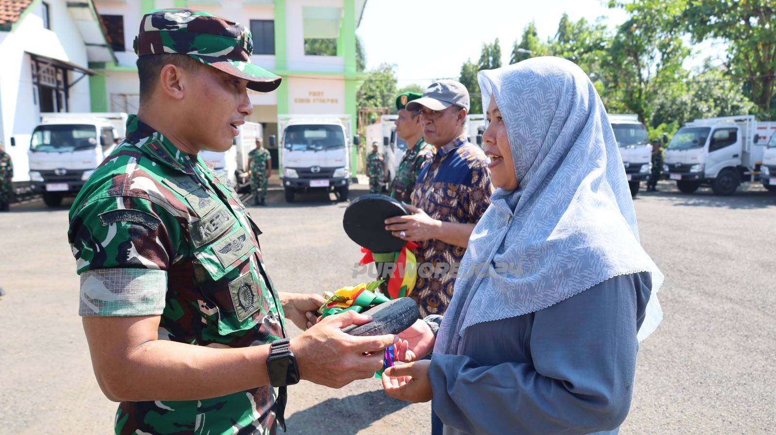 Prosesi penyerahan kendaraan