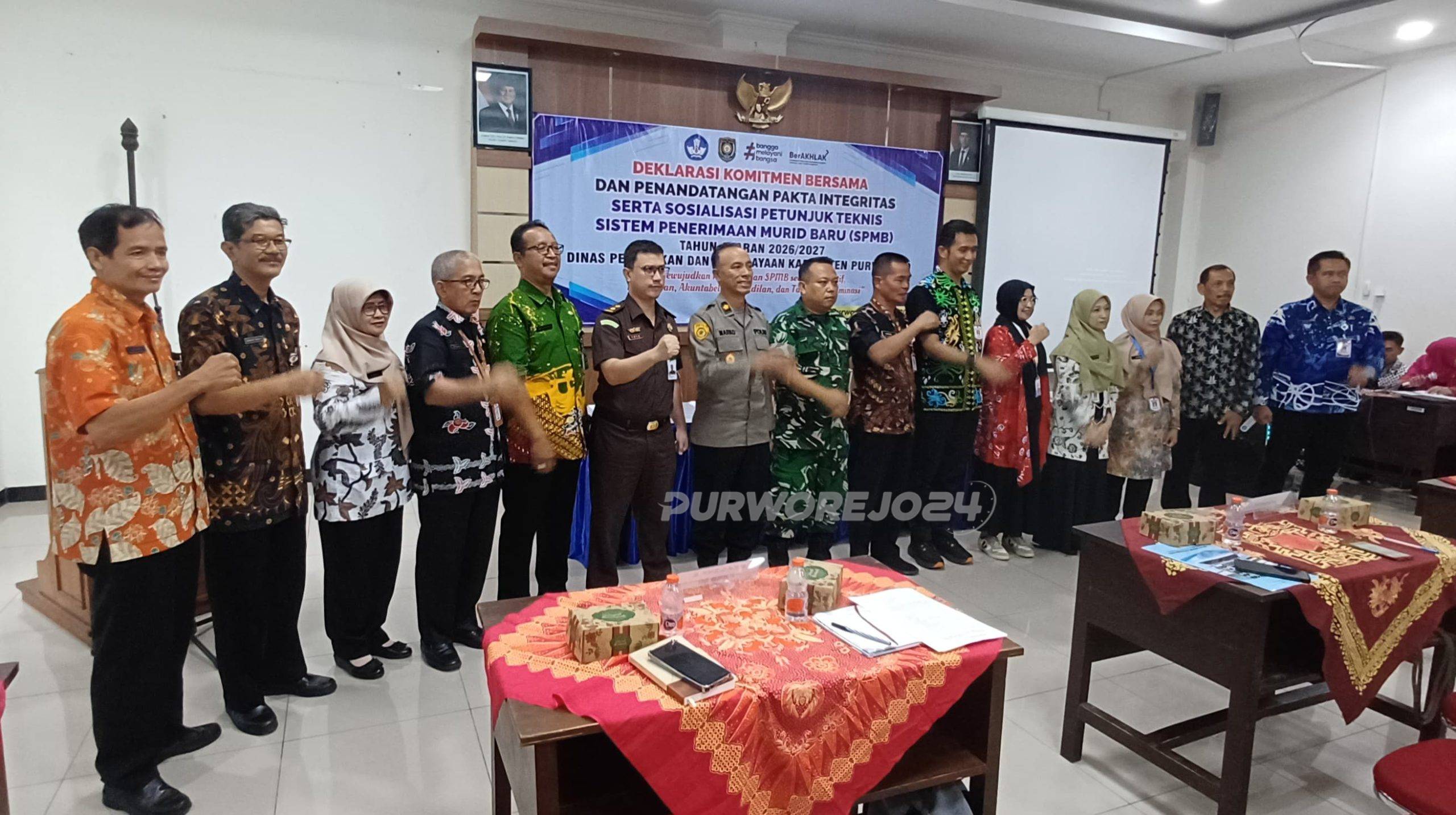 Foto bersama usai dekrarasi dan penandatanganan pakta integriitas