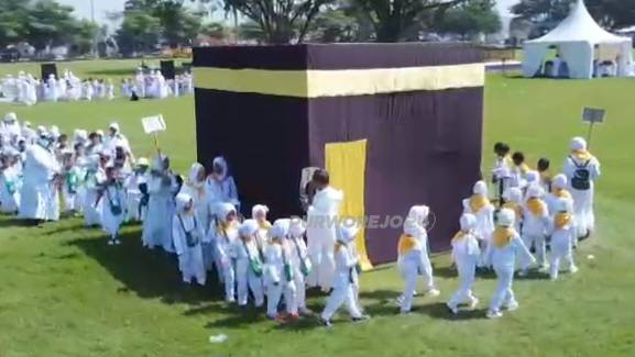 Manasik for kids di alun alun Purworejo