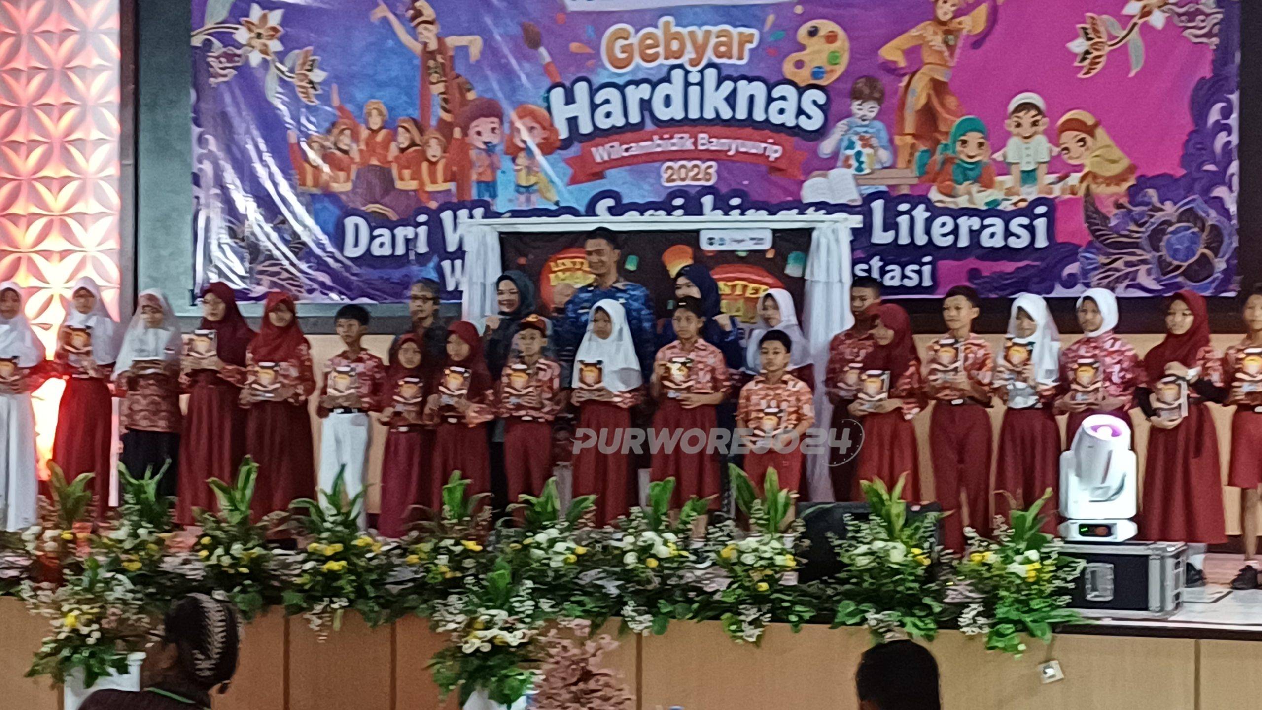 Foto bersama usal launching buku antologi cerita anak berjudul “Lentera Imaji Anak Indonesia”.