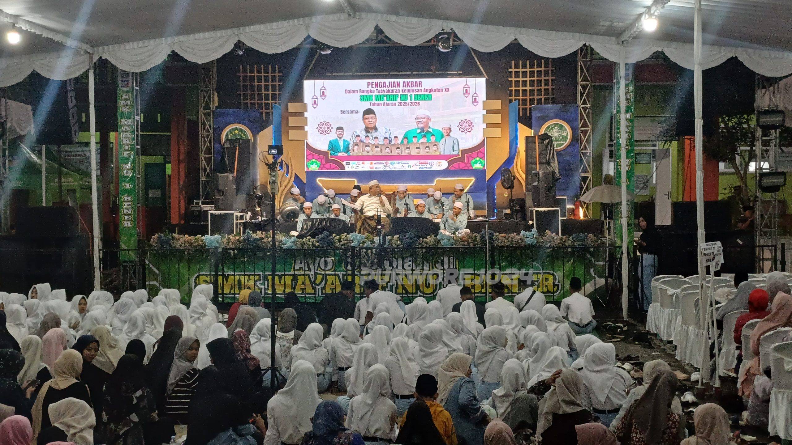Suasana pengajian akbar di SMK Ma’arif NU 1 Bener