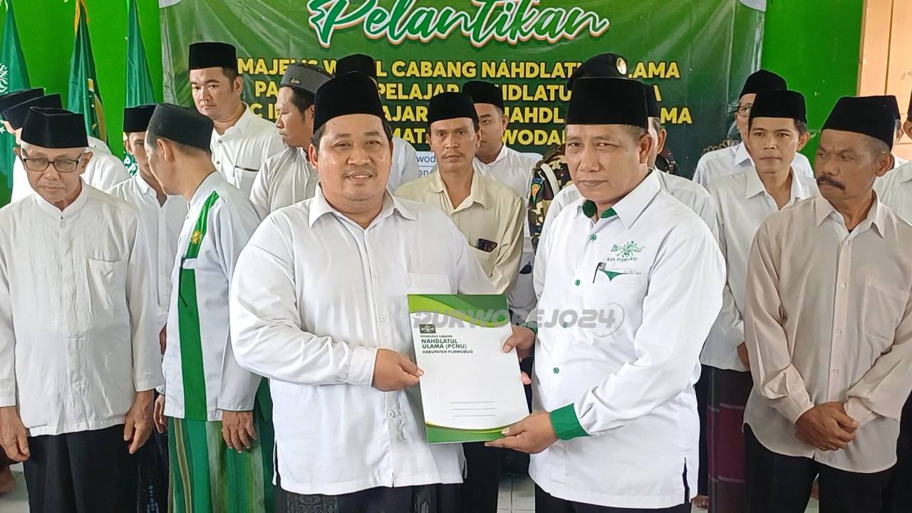 Penyerahan SK kepengurusan