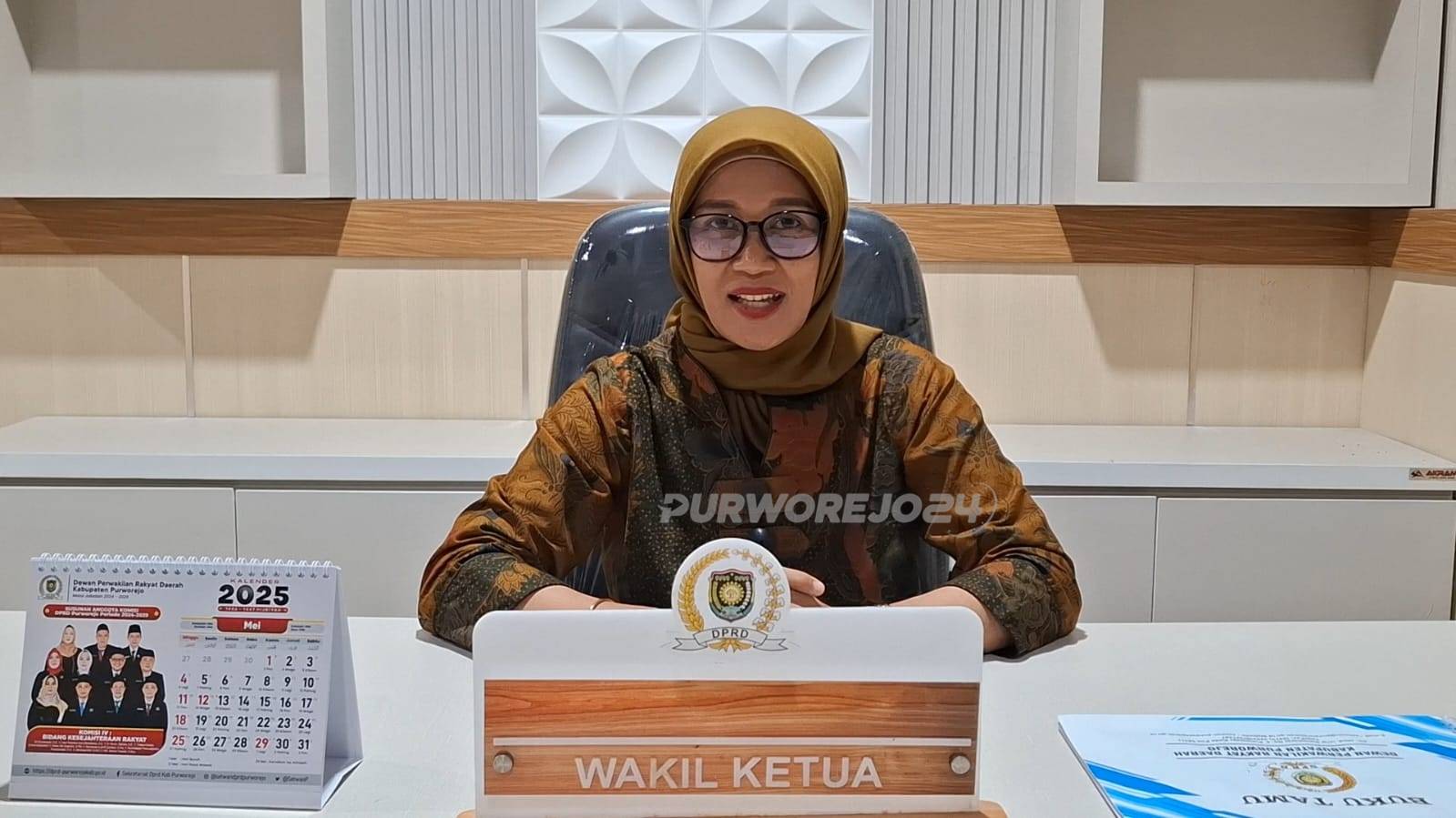 Wakil Ketua DPRD Kabupaten Purworejo, Estri Utami Setyowati, S.T.