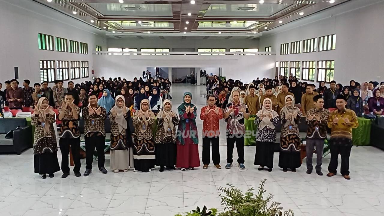 Foto bersama disela seminar