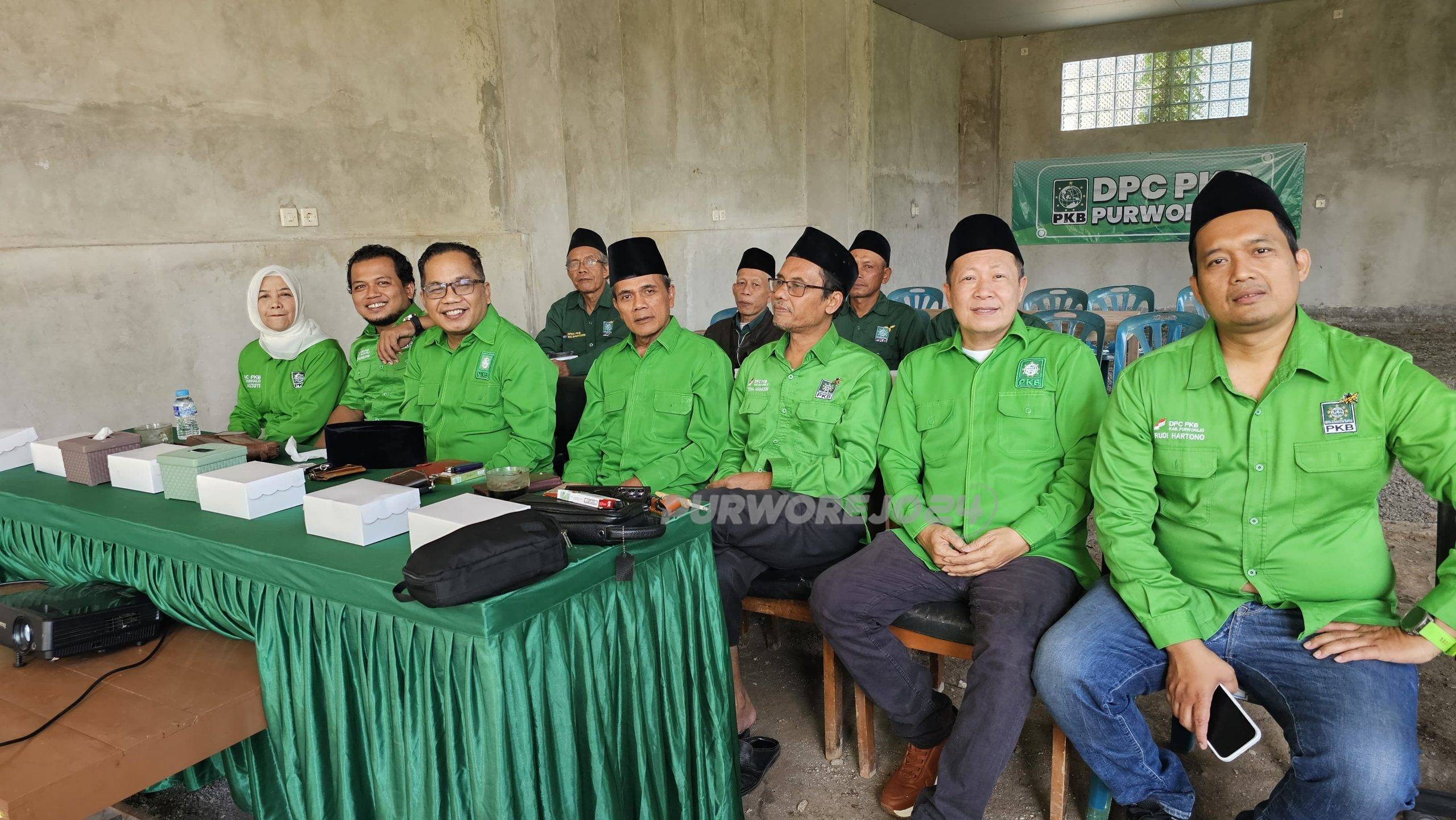 Saat mengikuti zoom