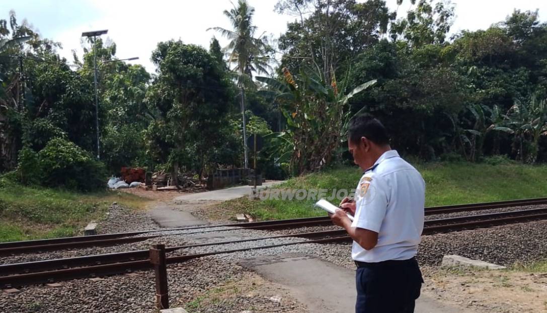 Perlintasan sebidang Kliwonan, Kecamatan Banyuurip