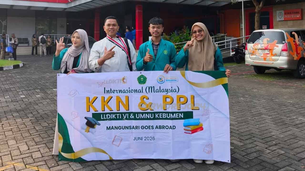 tiga mahasiswa delegasi untuk mengikuti program Kuliah Kerja Nyata (KKN) Internasional dan Praktik Pengalaman Lapangan (PPL) di Malaysia
