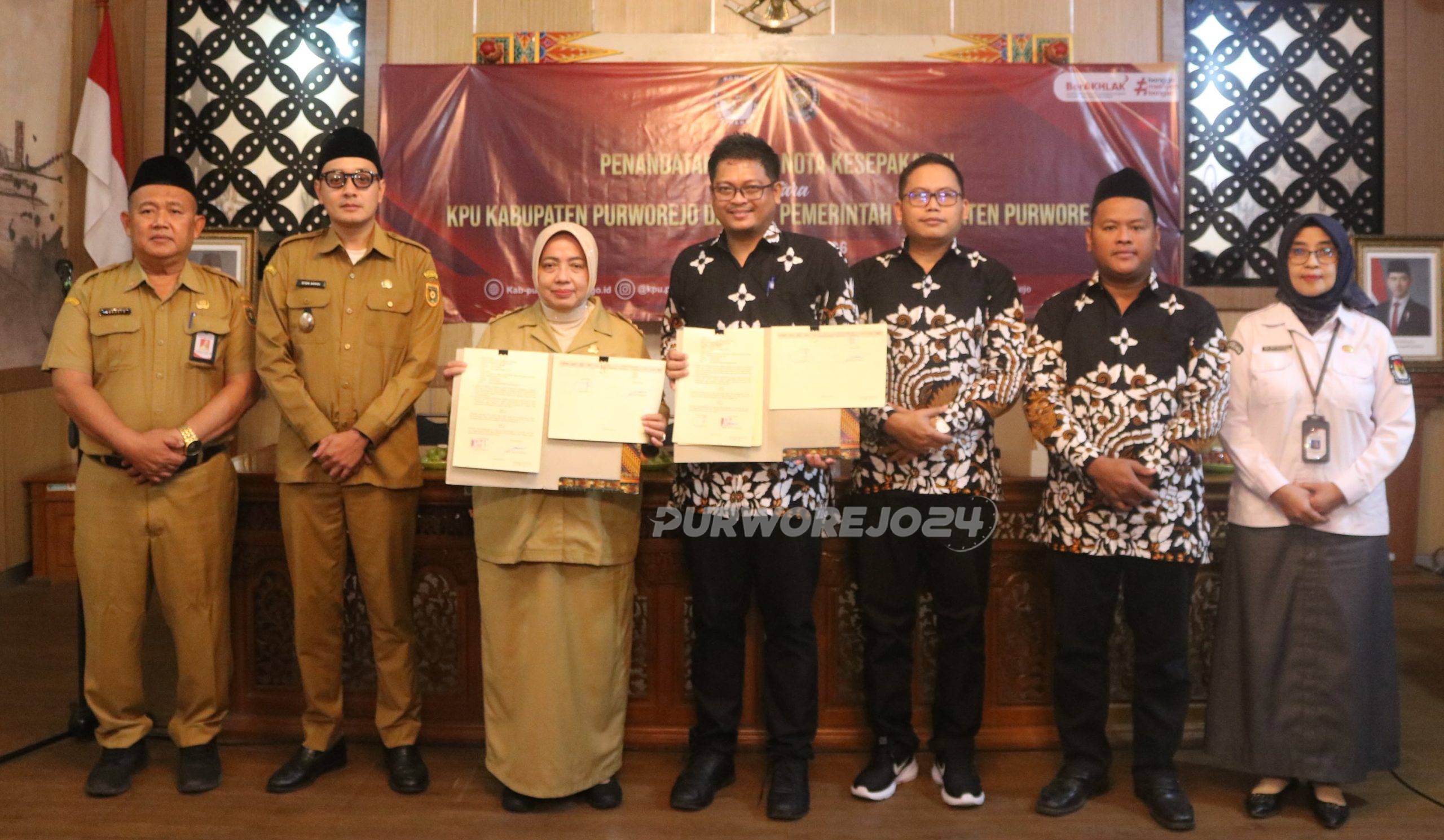 Foto bersama usai penandatanganan nota kesepakatan