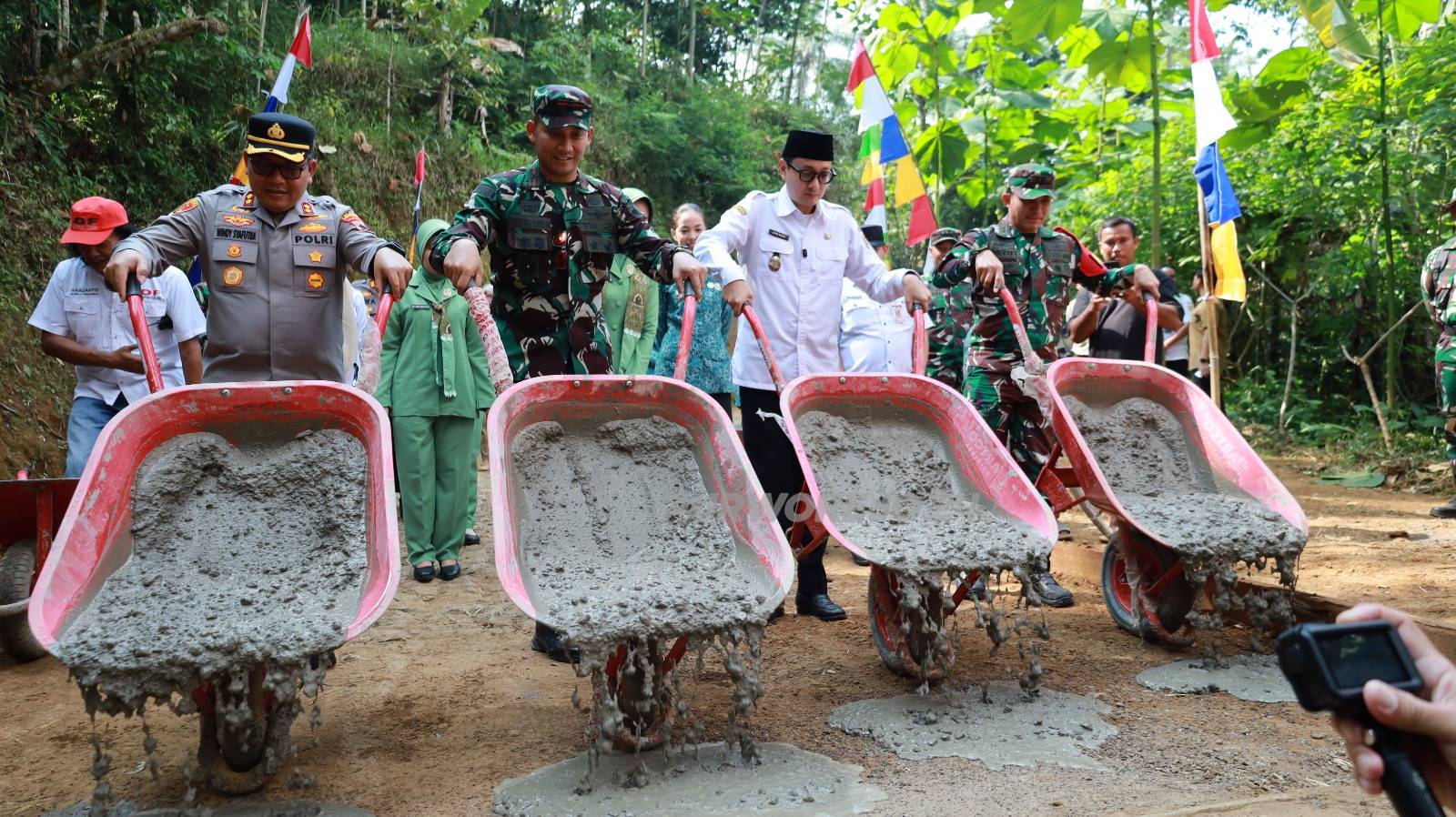 Dimulainya pembangunan fisik