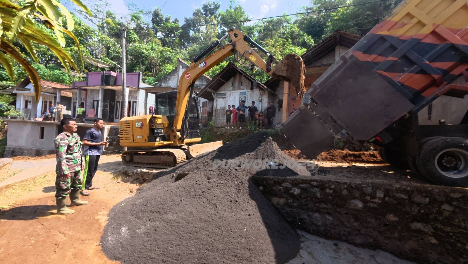 Pembongkaran dan distribusi fisik bangunan