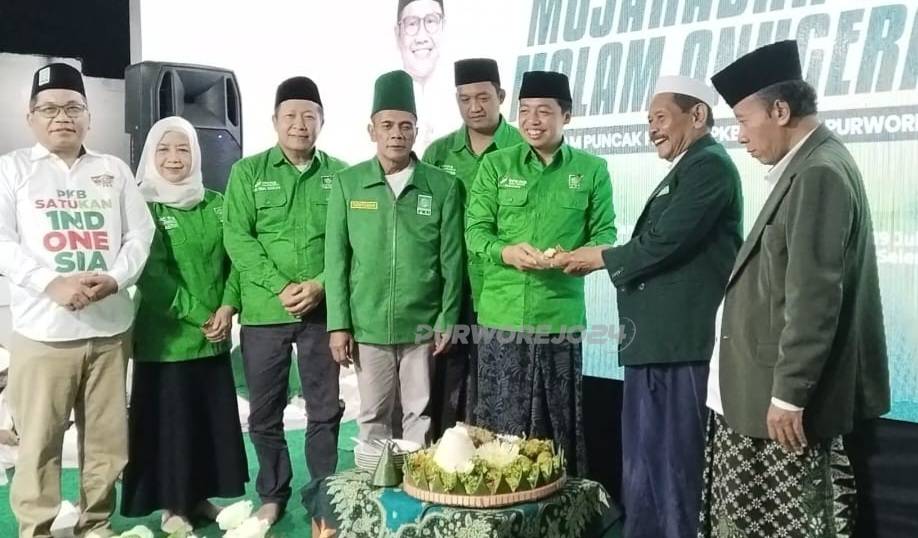 Pemotongan tumpeng tandai Harlah PKB ke 28
