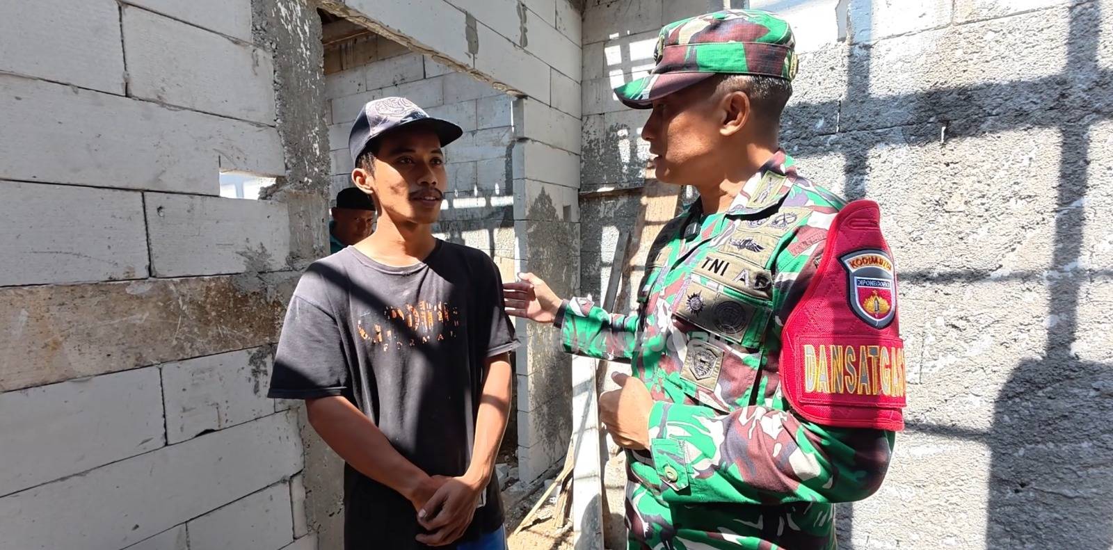 Petugas sambangi warga bangun RTLH