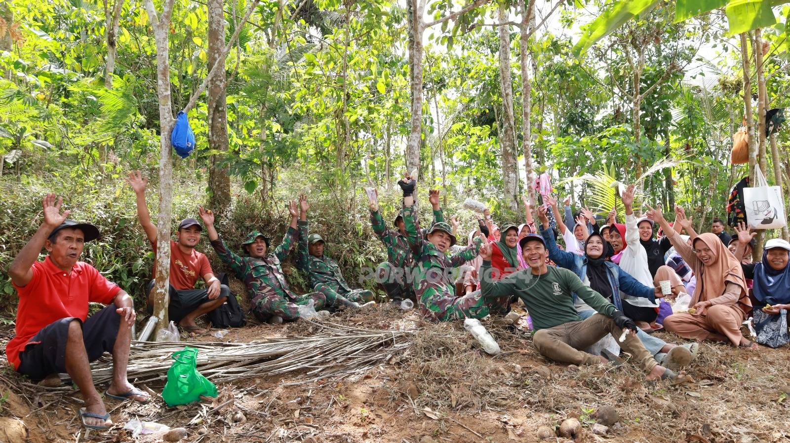 Istirahat disela giat TMMD