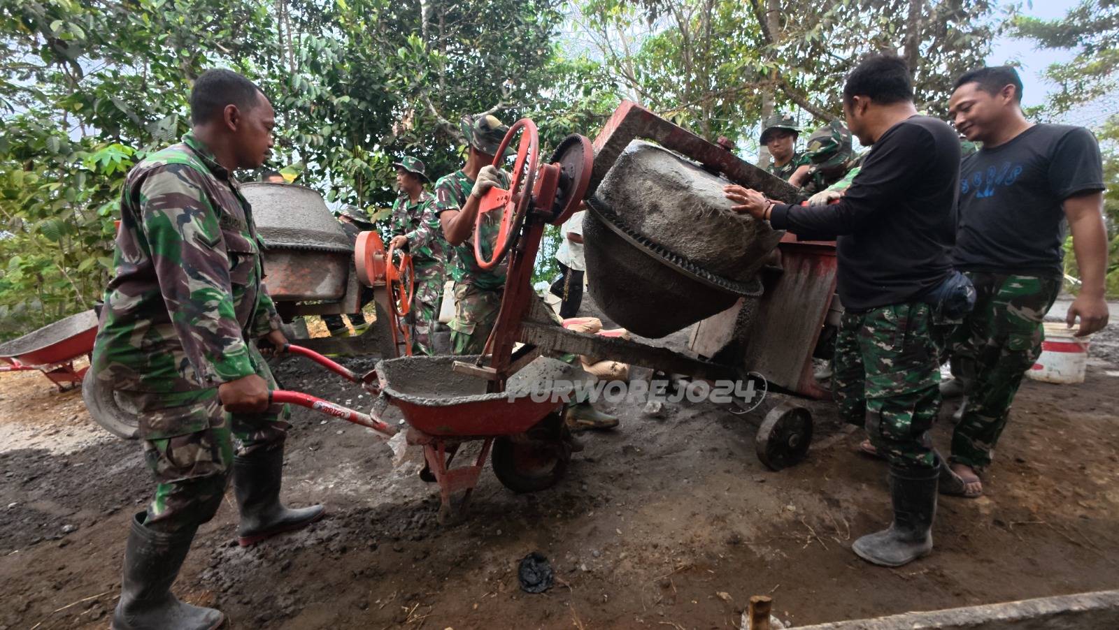 Gotong royong gunakan arco