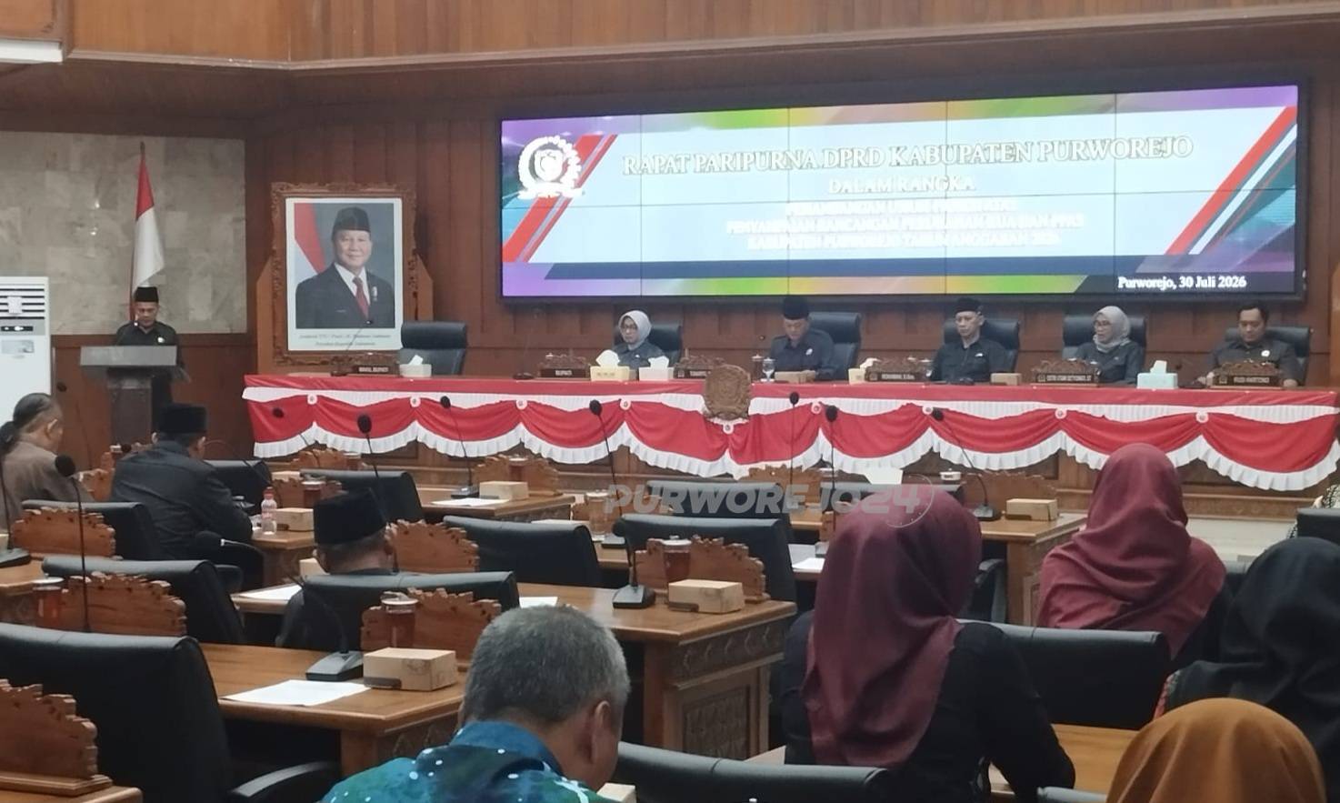 Sidang paripurna DPRD