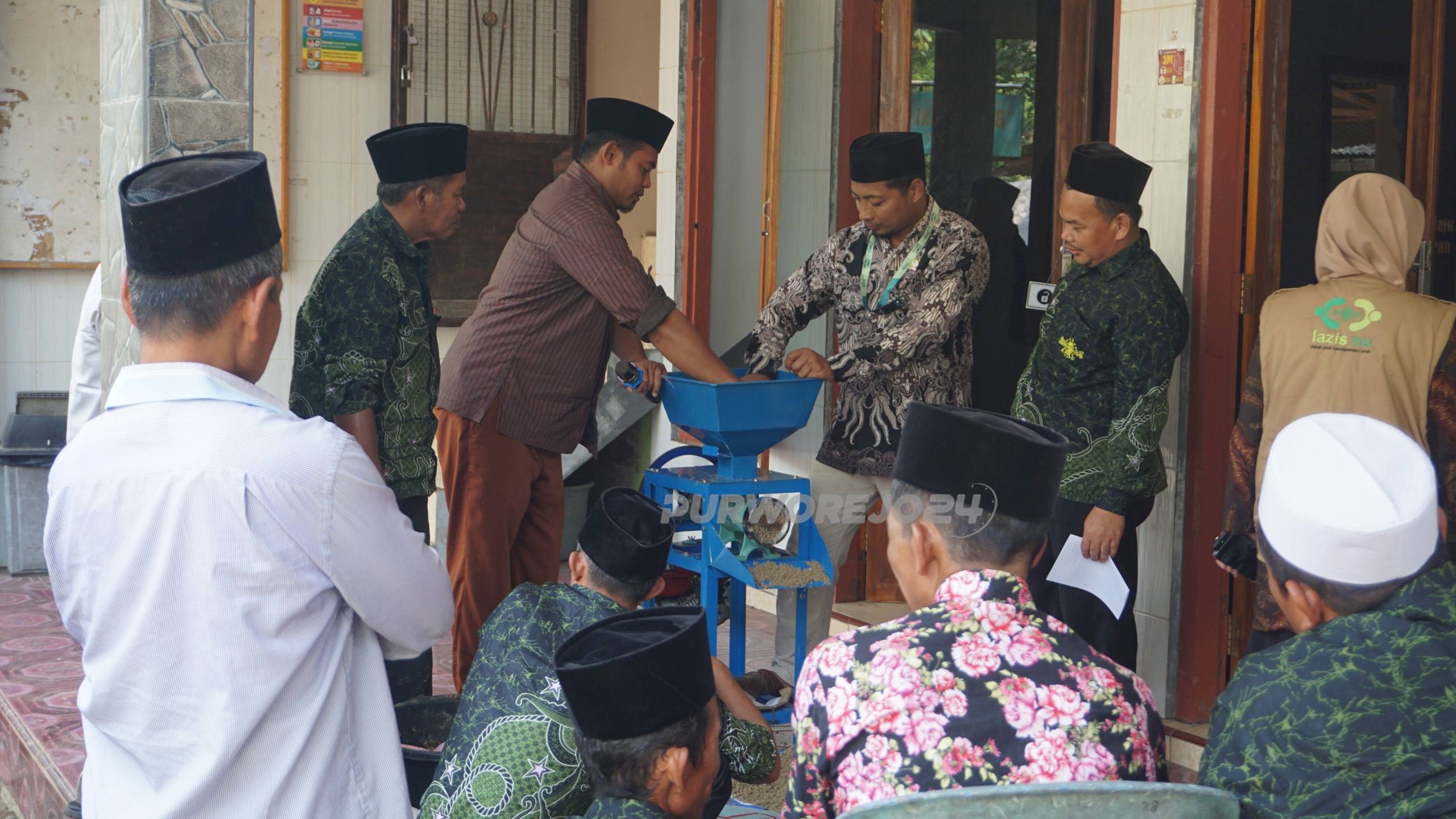Pembuatan Pelet Ikan