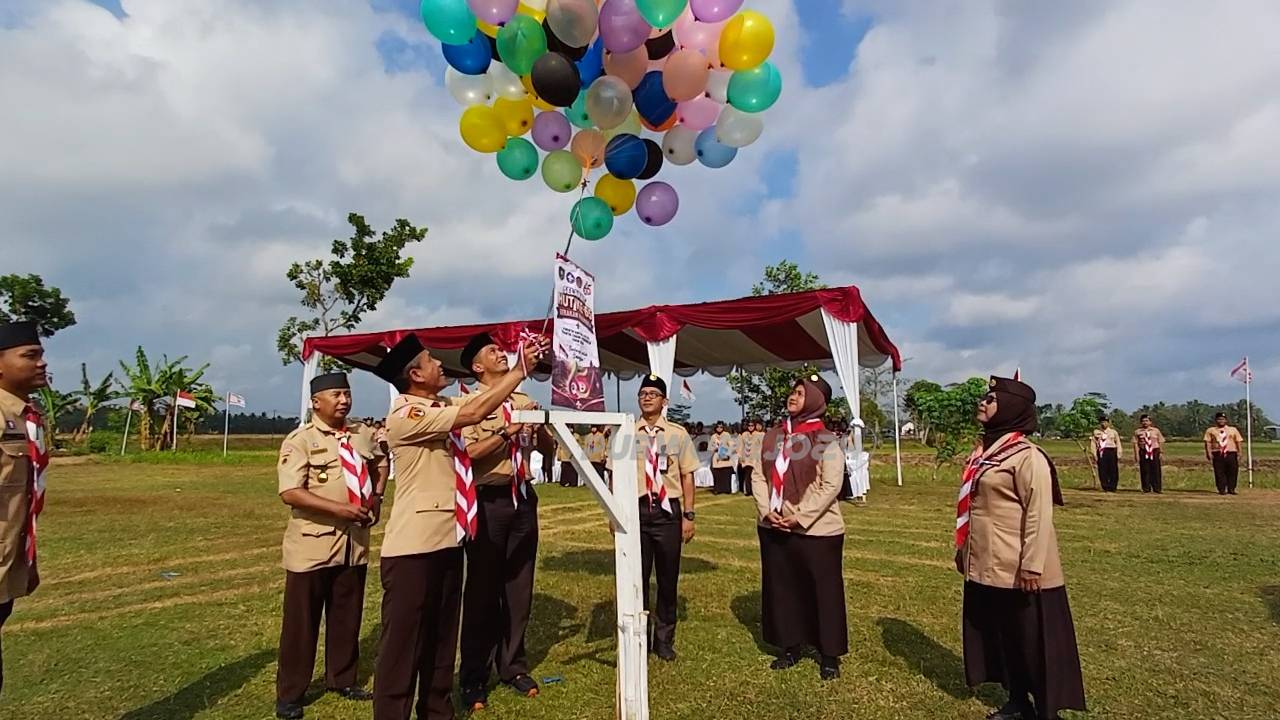 Pelepasan balon tandai peringatan Hari Pramuka ke-65 Tahun 2026 Kwarcab Purworejo
