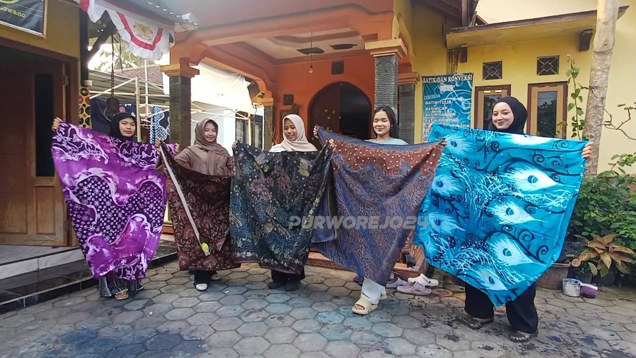 Batik Dewa Lowano