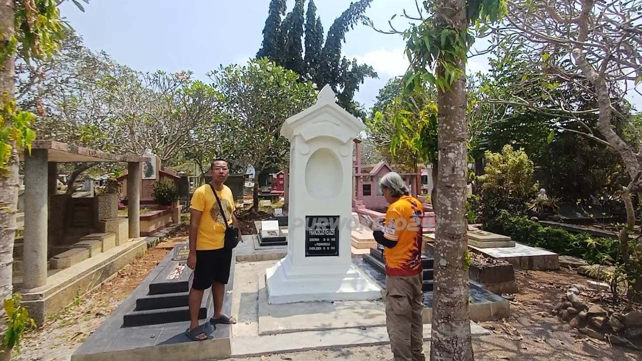 Salah satu makam Londo Ireng di makam Kerkhof Purworejo yang telah di perbaiki