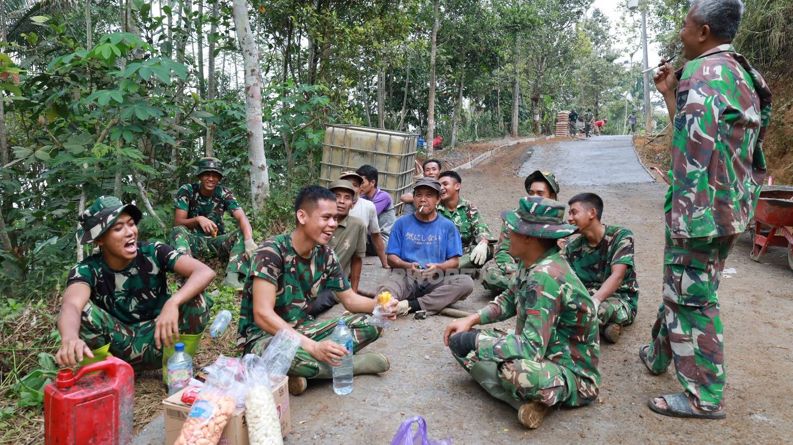 Canda tawa disela giat TMMD