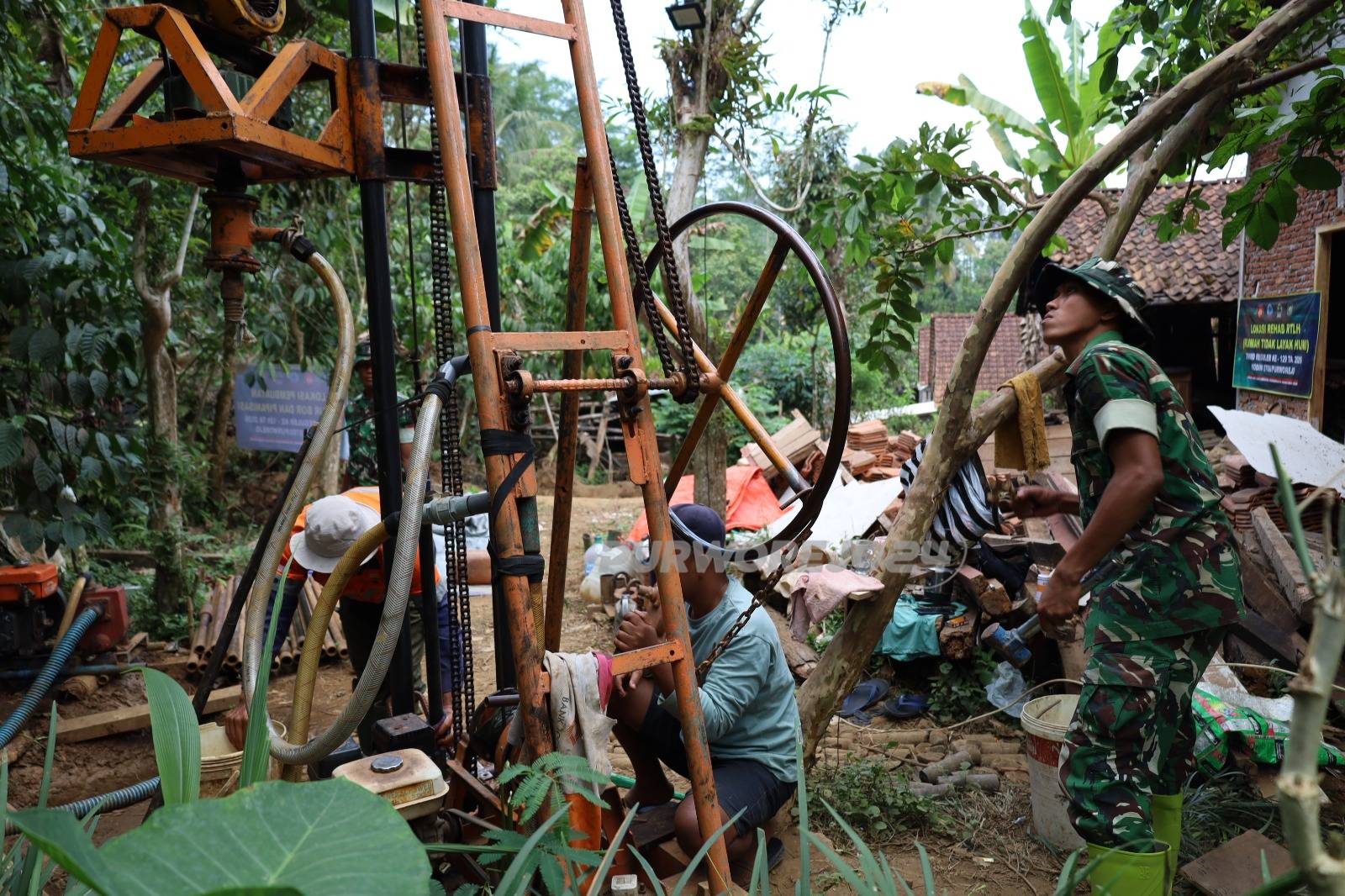 Pengeboran sumur bor