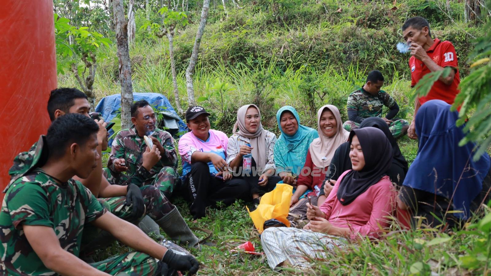 Istirahat disela giat TMMD