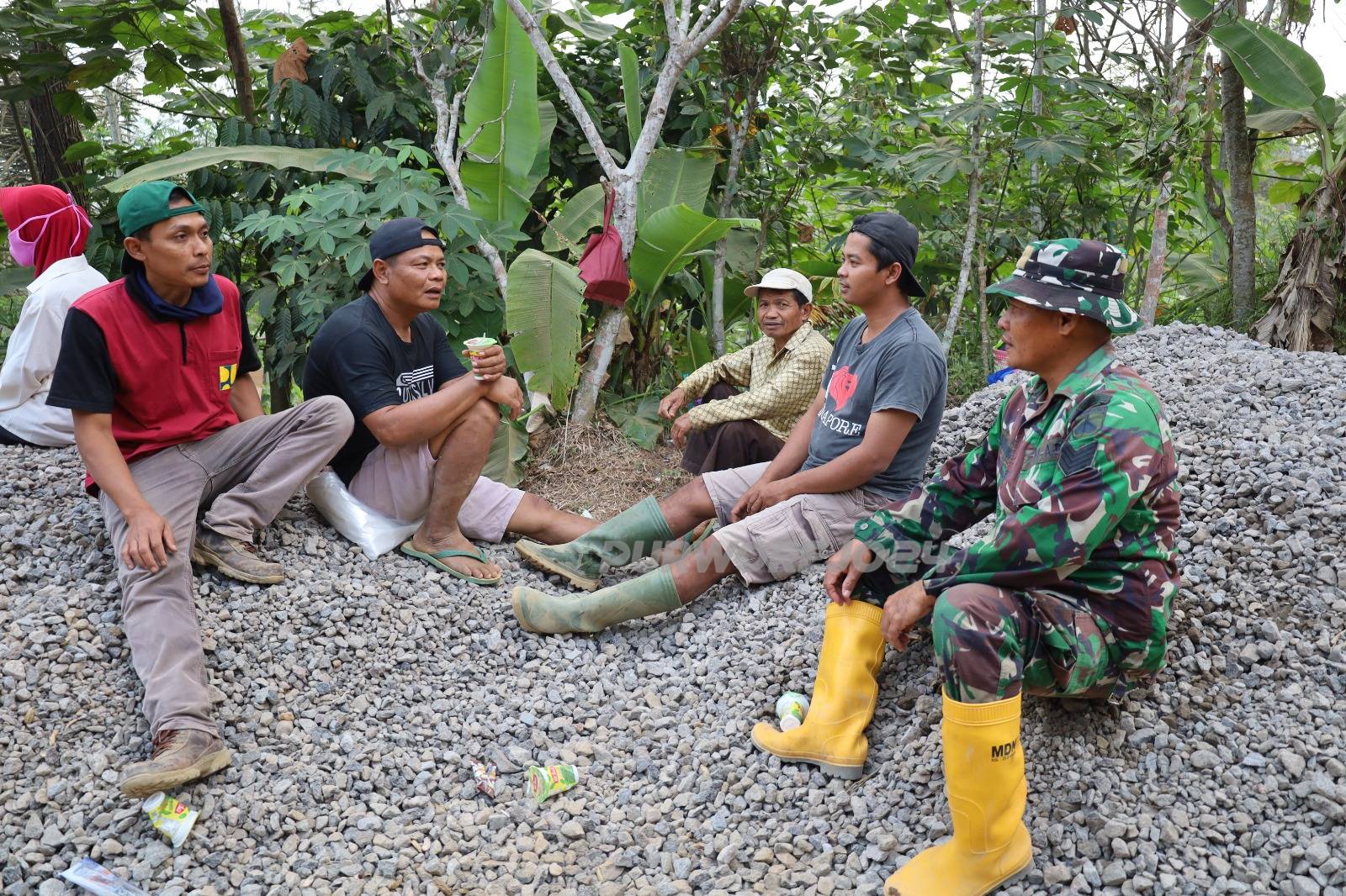 Istirahat disela giat