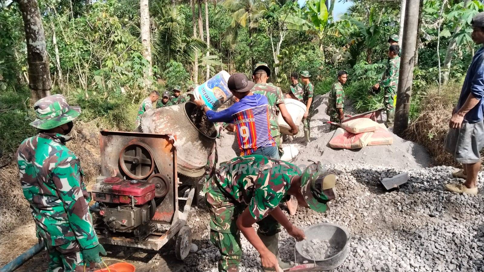 Kerja bakti bangun jalan