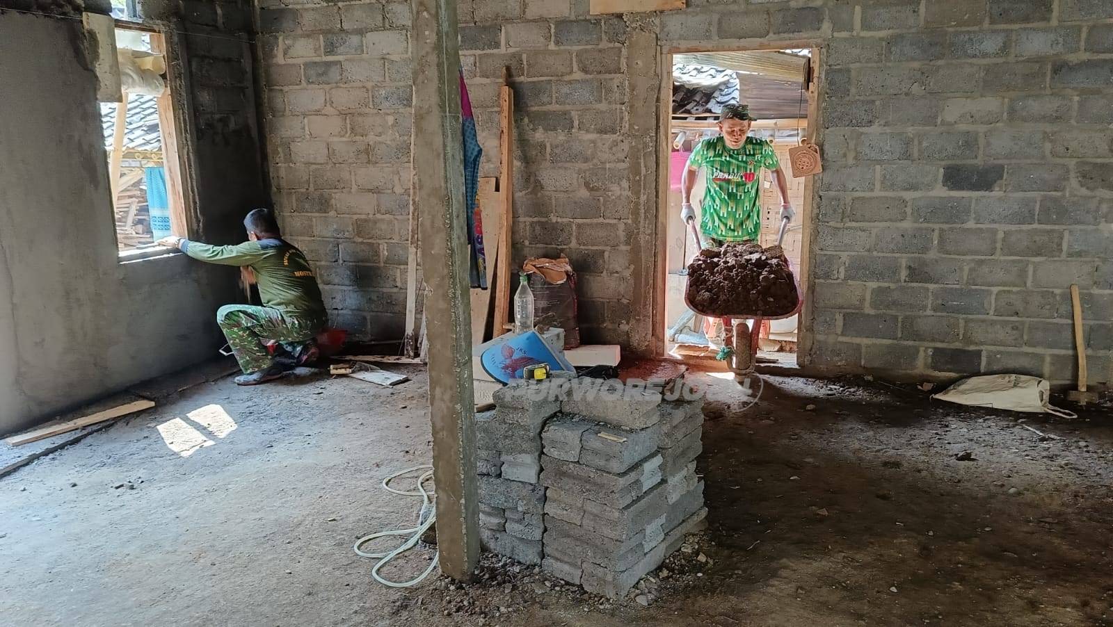 Proses rehab rumah tidak layak huni