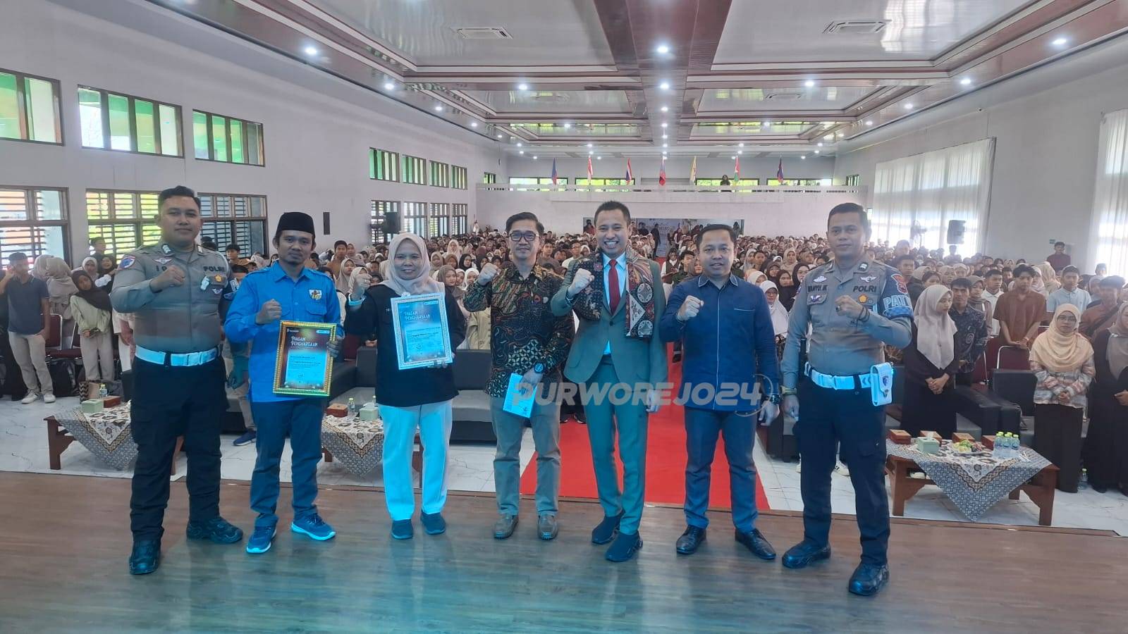 Foto bersama saat kegiatan