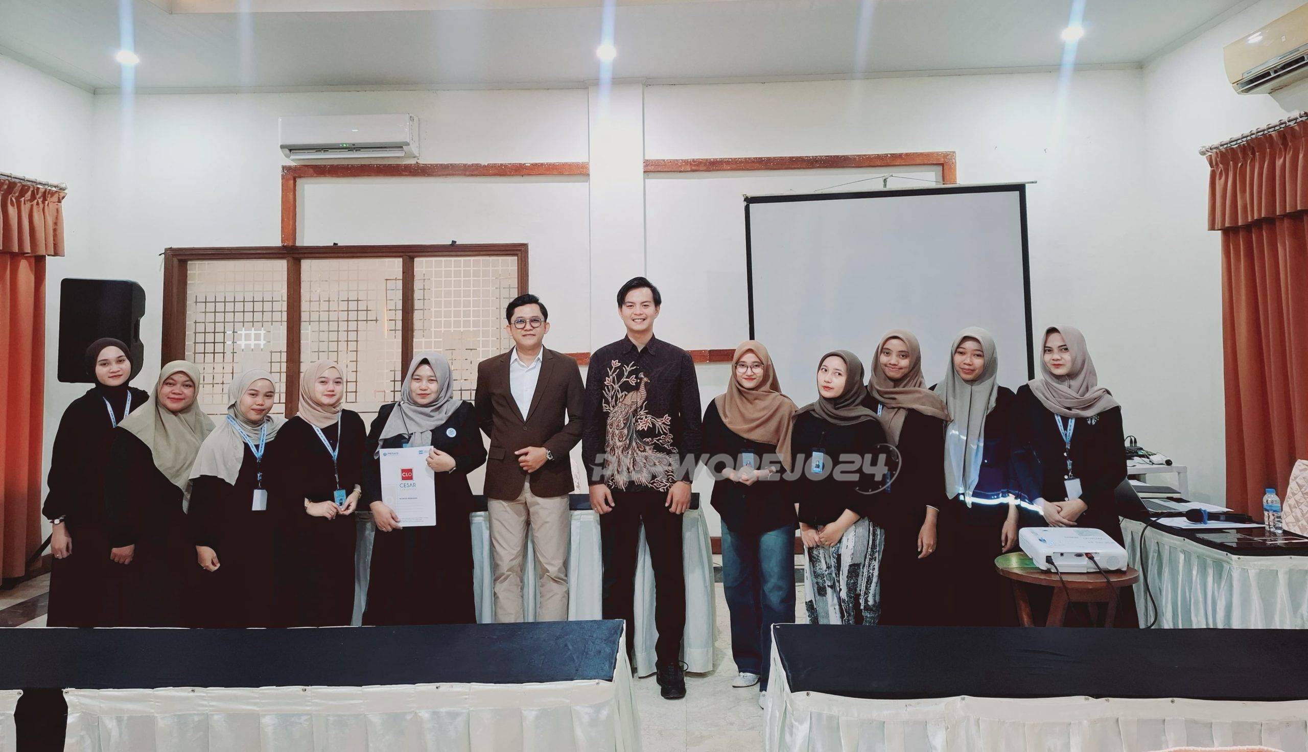 Foto bersama saat kegiatan