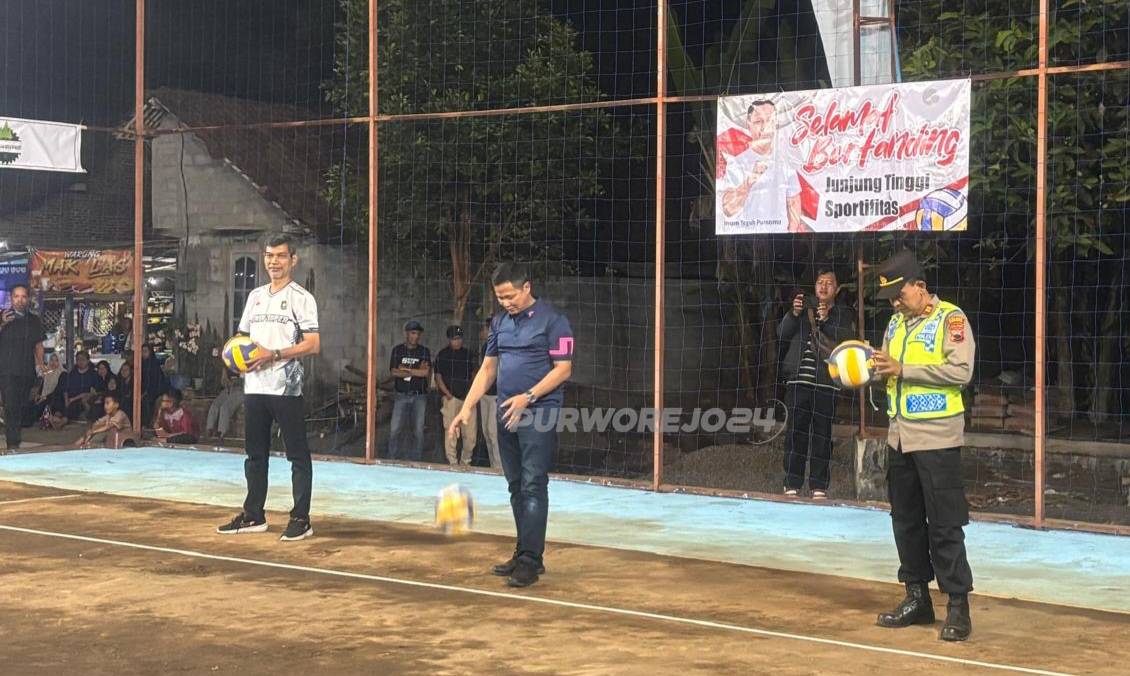 Pembukaan turnamen volly di Desa Kedung Pucang