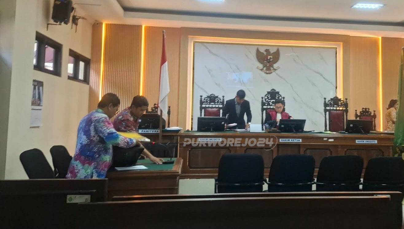 Saat persidangsn